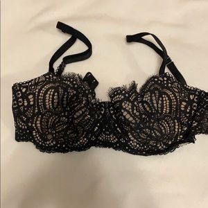 Black lace VS bra